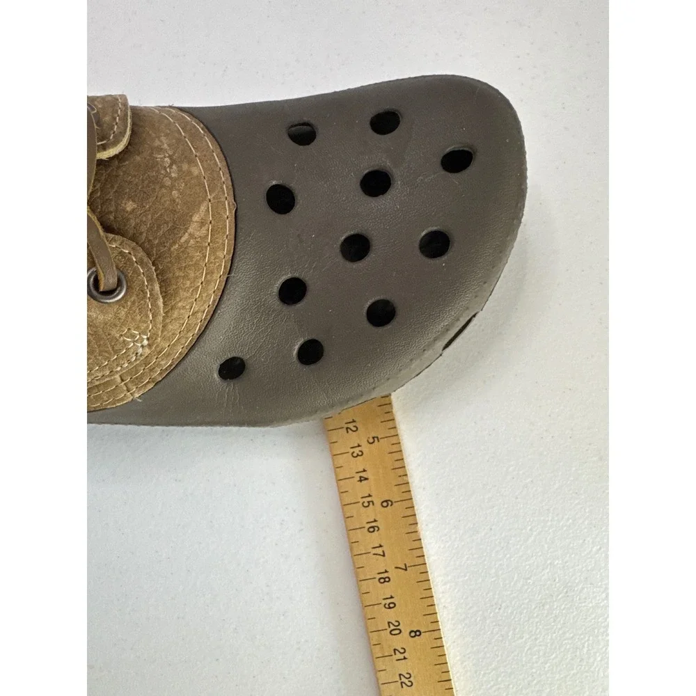 Crocs Pitchcrew Boat Shoe Clogs Mens 8 Womens 10 Brown Leather Slip On Loafers